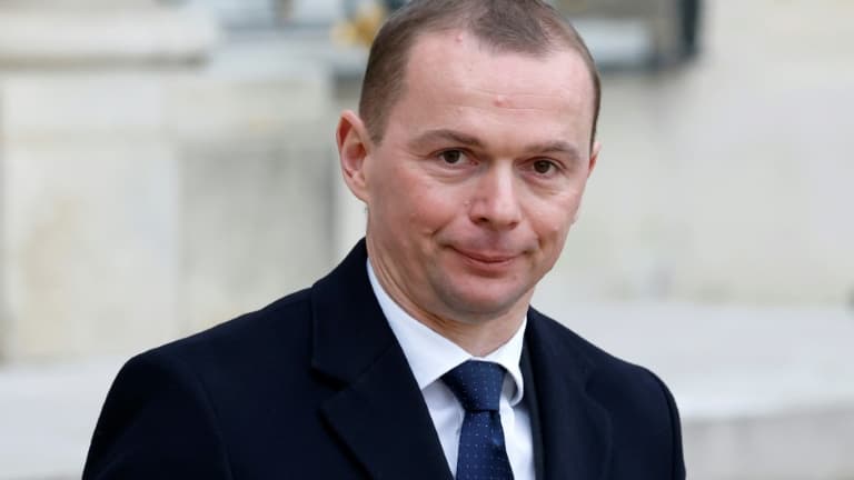 Le ministre du Travail Olivier Dussopt à la sortie de l'Elysée après un Conseil des ministres consacré à la réforme des retraites, le 23 janvier 2023 à Paris