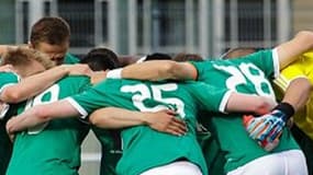 Cette équipe a marqué au bout de  15 secondes de jeu, et le tout, sans toucher la balle