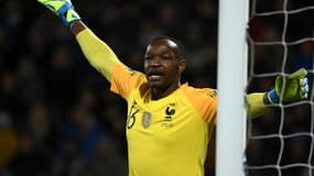 Steve Mandanda a retrouvé les cages des Bleus contre l'Islande