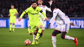 Lionel Messi face à l'OL