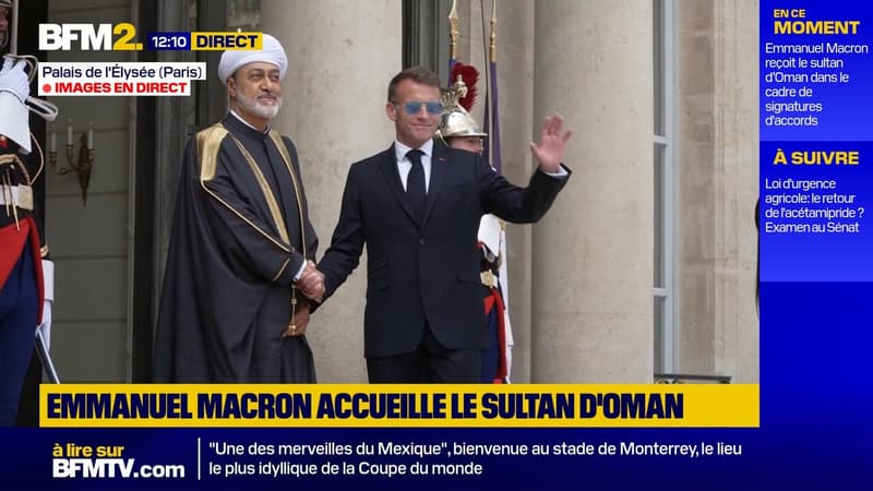 Emmanuel Macron accueille le sultan d’Oman à l'Elysée avec sa paire de lunettes de soleil