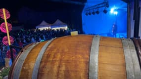 Un tonneau de Beaujolais lors de la fête des Sarmentelles de Beaujeu (archive)