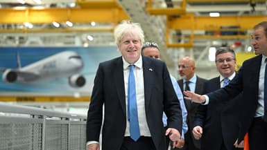 Boris Johnson en déplacement sur le site de Broughton, au Pays de Galles, le 12 août 2022. 
