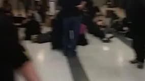 Vols annulés à l'aéroport de New york - Témoins BFMTV