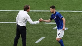 Roberto Mancini salue Jorginho