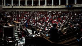 Les députés LREM ont donné leur feu vert pour les propositions de loi contre les "fake news" 