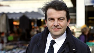 Thierry Solère pose dans un marché de Boulogne-Billancourt, le 4 Janvier 2012.