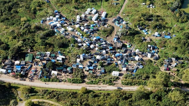 La préfète du Pas-de-Calais va raser la moitié de la "jungle" de Calais.