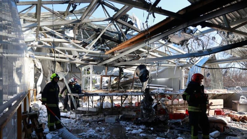 Des attaques de drones russes et ukrainiennes font au moins 4 morts en Ukraine