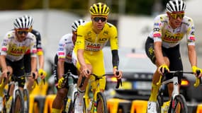 Tadej Pogacar et ses coéquipiers d'UAE sur le Tour de France, le 27 juillet 2025