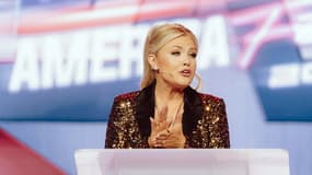 Erika Kirk, PDG de Turning Point USA et veuve de Charlie Kirk, militant politique de droite, s'exprime lors de la conférence annuelle AmericaFest organisée par Turning Point à Phoenix, en Arizona, le 18 décembre 2025
