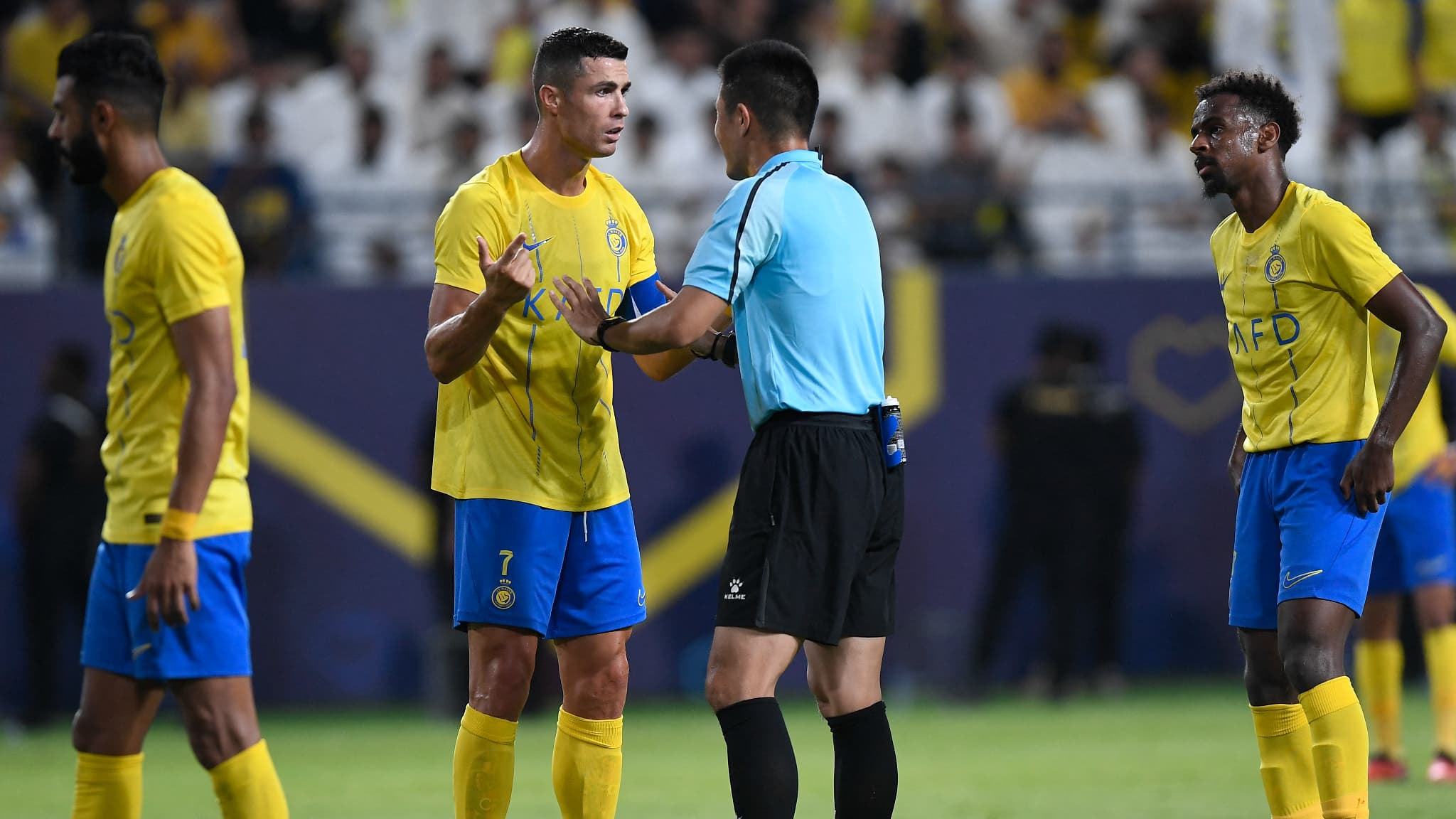 Al-Nassr pulled off a hard-fought victory over Shabab Al Ahli, a club from the United Arab Emirates, in the Asian Champions League qualifying final. After trailing 1-2 until the 88th minute, Al-Nassr finally beat Shabab Al Ahli 4-2 to secure their spot in the group stage.