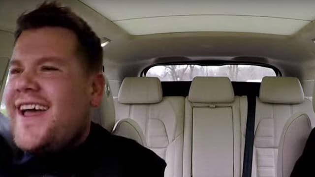 James Corden et la chanteuse Adele, dans l'un des Carpool Karaoke les plus vus en ligne.