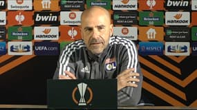 Peter Bosz en conférence de presse avant le match Porto-OL, le 8 mars 2022