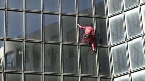 Alain Robert est surnommé le "Spiderman français".