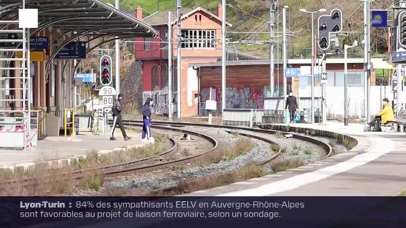 A la gare de L'Arbresle, les traversées des voies ferrées par des usagers sont quotidiennes. Un collectif d'usagers demande à la SNCF d'agir vite avant qu'un drame ne survienne