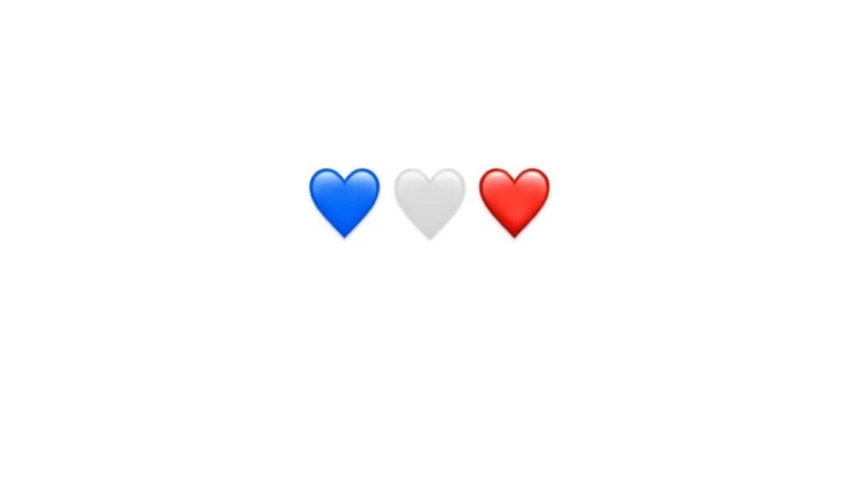 Léna Situations a publié trois cœurs aux couleurs du drapeau français. Léna Situations a publié trois cœurs aux couleurs du drapeau français.