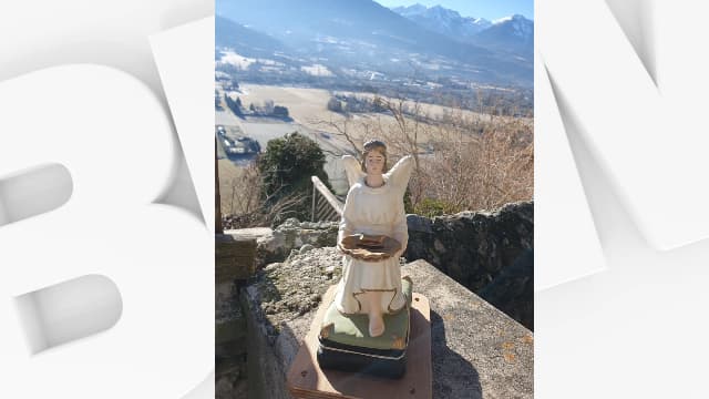 Le santon de l'ange quêteur a fait son retour dans la cathédrale d'Embrun