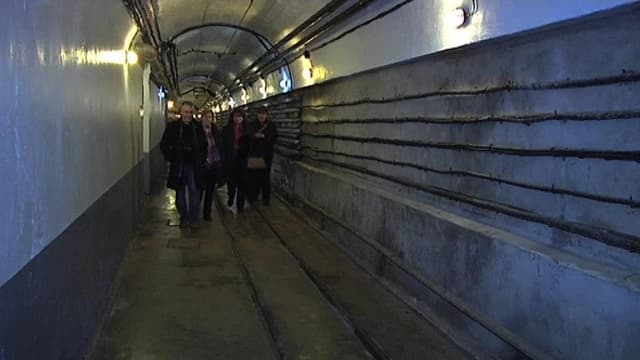 Intérieur d'un tunnel d'un ancien abri de la Ligne Maginot au fort de Schoenenbourg en Alsace