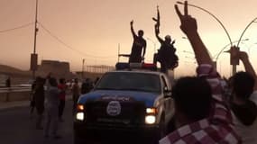 Capture d'écran d'une vidéo mise en ligne en juin 2014 montrant des combattants de l'Etat islamique 