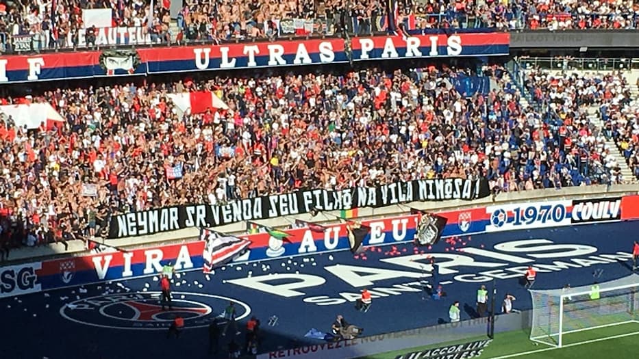 Banderole contre Neymar Banderole contre Neymar