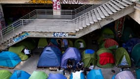 Des migrants près de la gare d'Austerlitz, le 3 août dernier. 