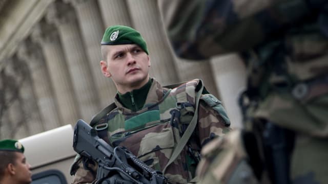 L'adolescent arrêté ce lundi 19 septembre reconnaît être l'auteur de la fausse alerte attentat déclenchée à Paris.