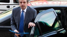 Antonis Samaras (photo), chef de file de la Nouvelle démocratie, parti conservateur arrivé en tête des législatives de dimanche en Grèce, a renoncé lundi à former un gouvernement. Le président Karolos Papoulias va désormais confier cette tâche à la Coalit