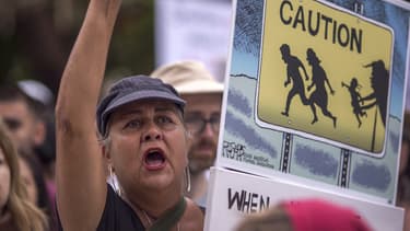 Des manifestants demandent la réunion de migrants et de leurs enfants déclarés "non accompagnés", le 23 juin 2018 à San Diego, aux Etats-Unis. (Photo d'illustration)