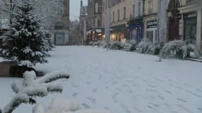 La neige tombe à Rodez.