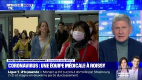 Coronavirus: une équipe médicale à Roissy