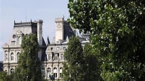 Vue de l'Hôtel de ville de Paris. Le bureau politique de l'UMP se réunira mardi pour se prononcer sur l'accord d'indemnisation conclu entre les avocats de Jacques Chirac et la ville de Paris pour des emplois fictifs à l'époque où l'ancien président était