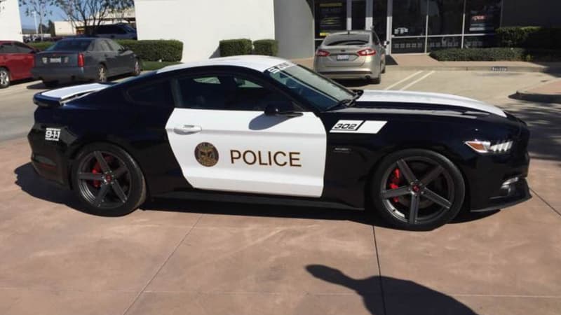 Cette Ford Mustang voiture de police affiche 740 chevaux.