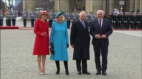 EN DIRECT - La cérémonie d’accueil réservée à Charles III porte de Brandebourg à Berlin
