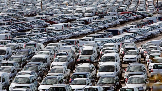 TVA sur l’achat du véhicule ou de pièces, prélèvements sur le carburant, taxes sur les assurances... Chaque année, entre 23 et 26% du budget des automobilistes français finit dans les caisses de l'Etat.