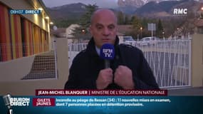 Allocations: Blanquer réfléchit à sanctionner les parents "complices" d'élèves violents