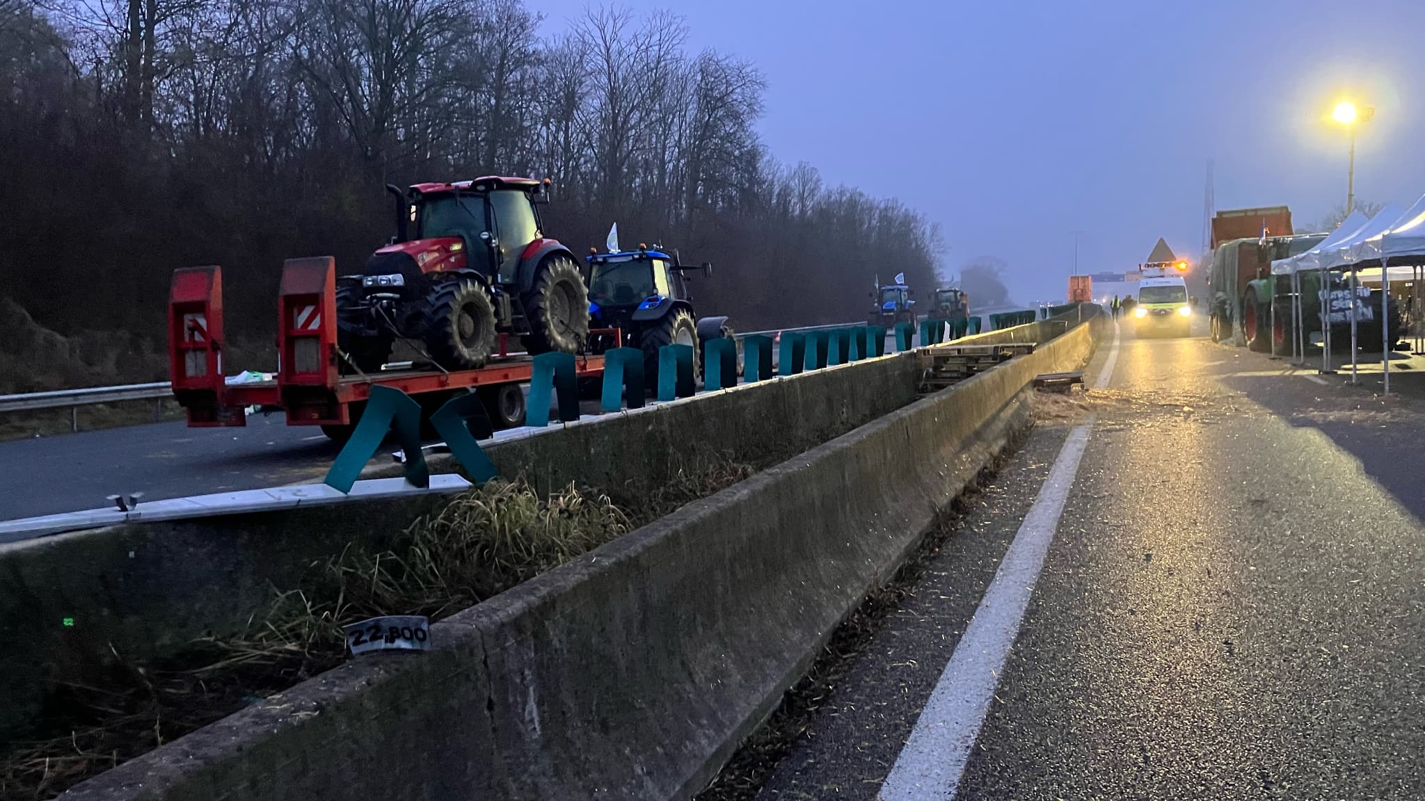 Le blocage se lève sur l'A1 au nord de Paris le 2 février 2024