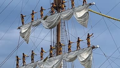 Les marins du Cuauhtémoc, lors de la Grande Parade de l'Armada.