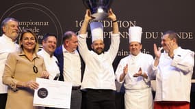 Le chef Thibault Gonzales, champion du monde de pâté-croûte sacré lors de la 16e édition du championnat à Lyon (Rhône) le 1er décembre 2025. 