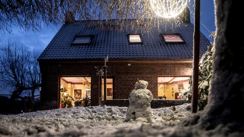 Jusqu'à 7 centimètres relevés: les images de la neige en Normandie ce lundi matin