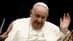 Le pape François salue les pèlerins à la salle Paul VI au Vatican, le 23 novembre 2024.