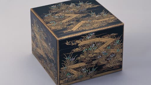 Boîte à thé en laque maki-e à décor aux huit ponts, attribuée à Igarashi Dôho Epoque Edo (XVIIe  siècle). Collection particulière