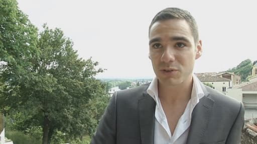 Etienne Bousquet-Cassagne à Villeneuve-sur-Lot lors de la campagne pour l'élection législative partielle dans cette ville de Lot-et-Garonne, en juin 2013.