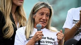 Mounia, la mère de Nahel, lors d'une marche en hommage à son fils, un an après sa mort, le 29 juin 2024 à Nanterre, dans les Hauts-de-Seine