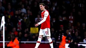 Mesut Ozil proche de la sortie à Arsenal
