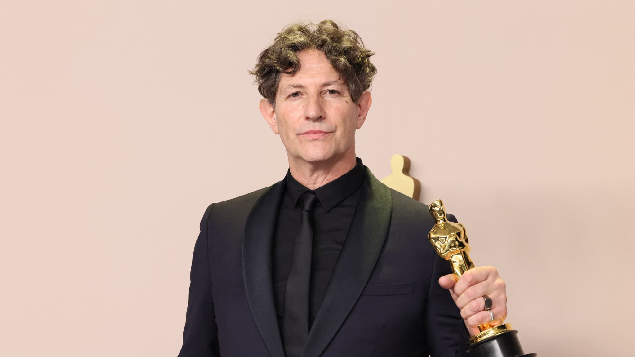 Plus de 450 professionnels juifs du cinéma dénoncent le discours de Jonathan Glazer aux Oscars 2024 2 Jonathan Glazer le 10 mars 2024 1822508