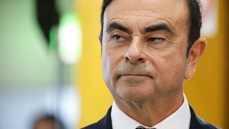 Carlos Ghosn reçoit Emmanuel Macron dans une usine Renault le 8 novembre 2018