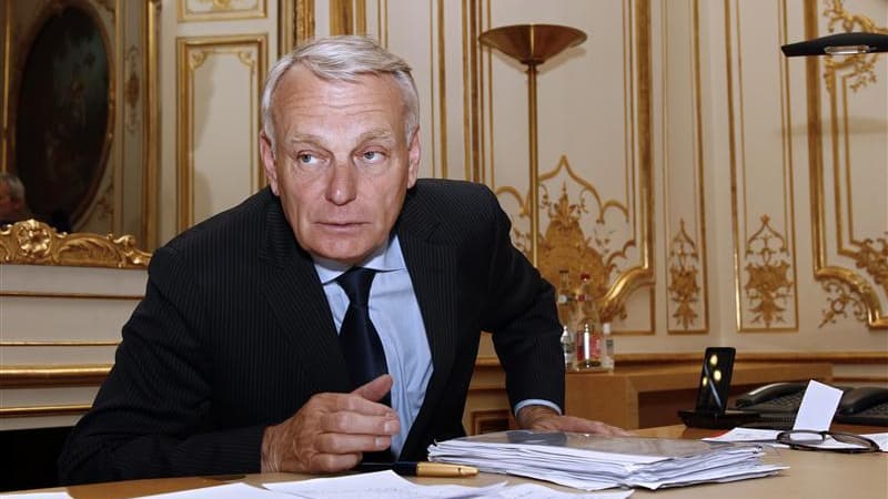 Le Premier ministre français Jean-Marc Ayrault a annoncé vendredi qu'il y aurait une concertation avec les enseignants et les parents d'élèves au sujet des rythmes scolaires. Le ministre de l'Education Vincent Peillon a annoncé jeudi le retour à la semain