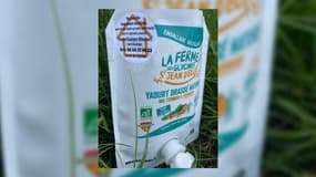 L'annonce collée sur les yaourts de la ferme des Glycines par Eric Lepage. 
