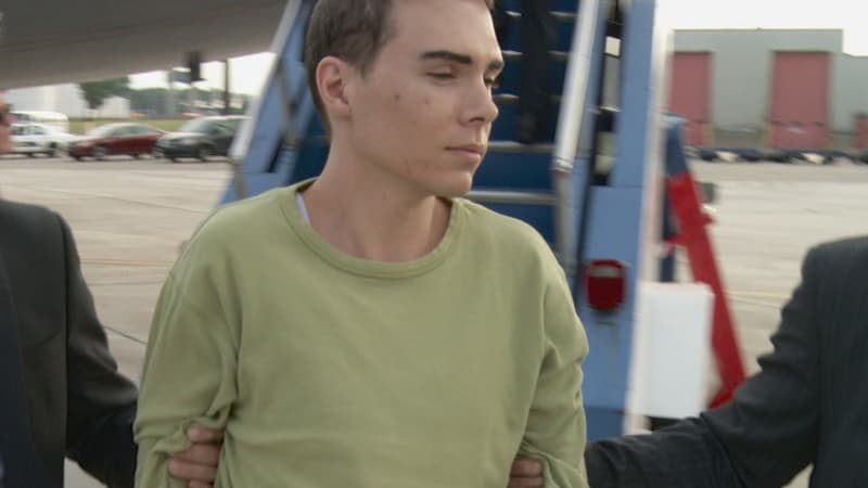 Luka Rocco Magnotta lors de son extradition de l'Allemagne vers le Canada, le 18 juin 2012.